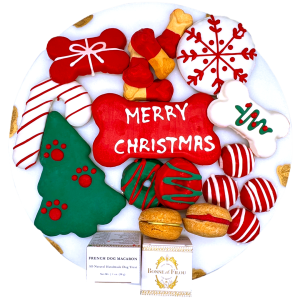 Christmas Themed Dog Treats Gift Box, Set of 15
